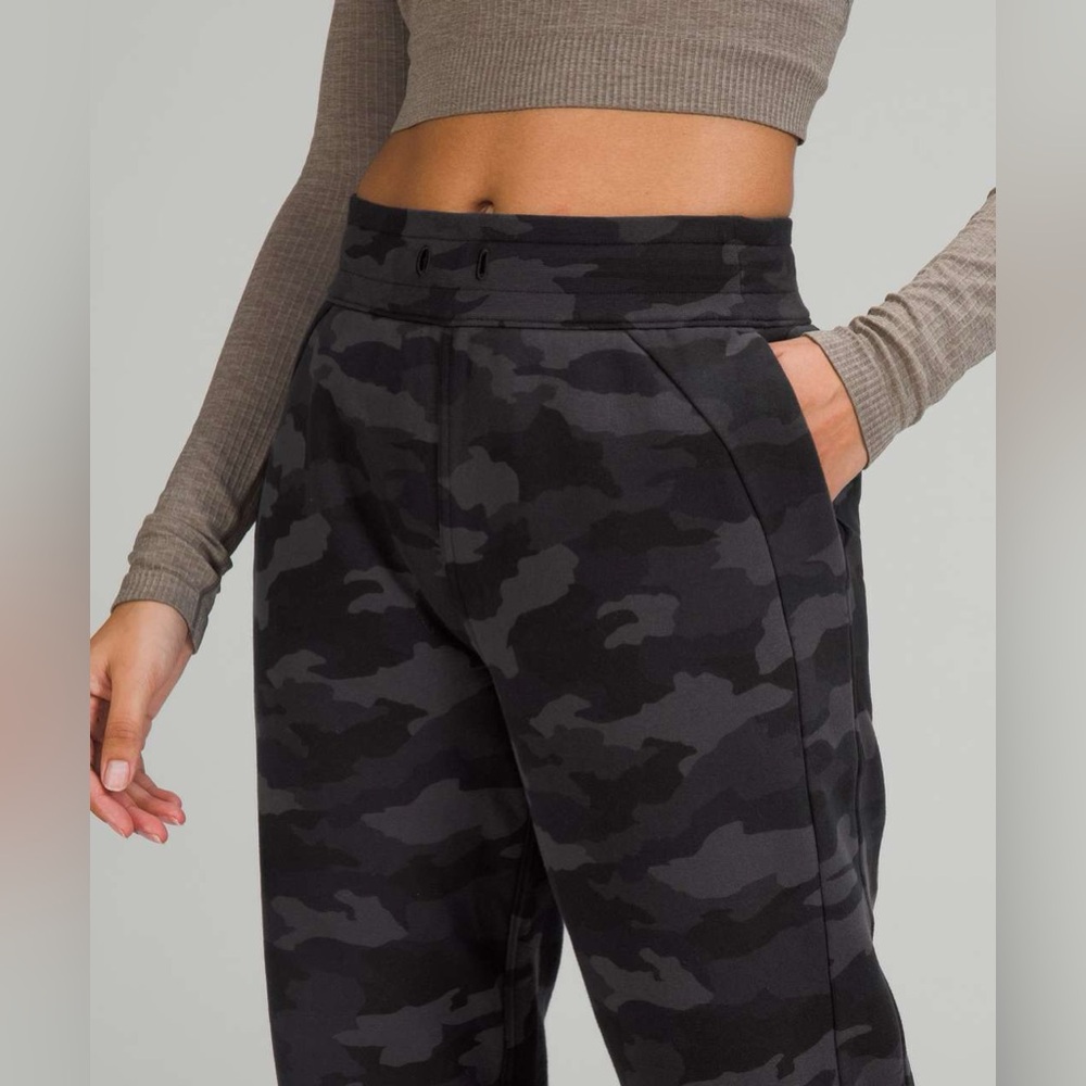 Scuba High Rise French Terry Jogger Heritage Camo